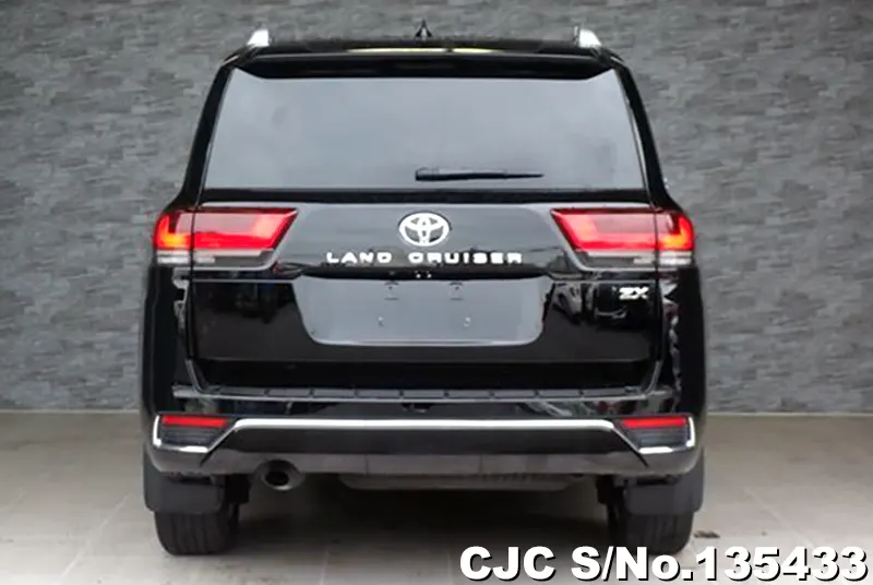 Toyota Land Cruiser in Black for Sale Image 5