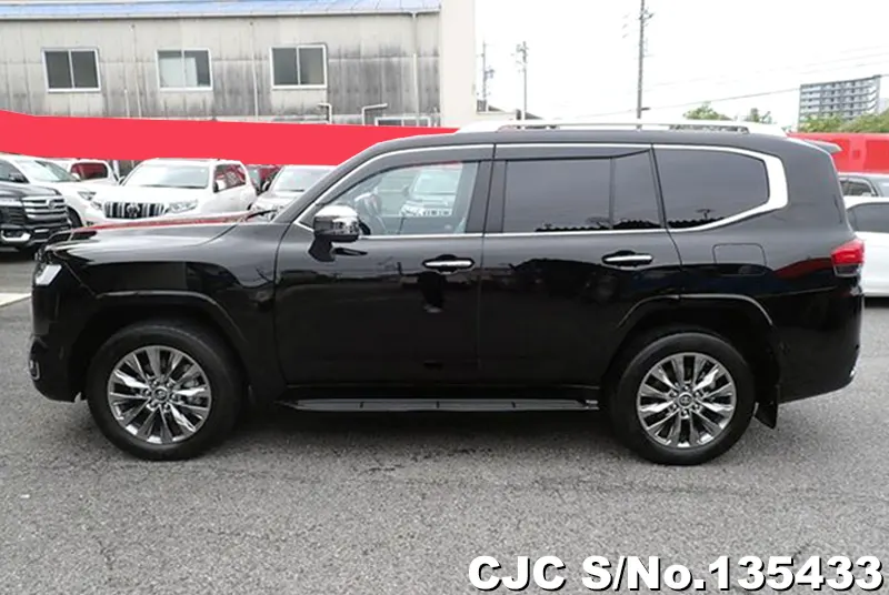 Toyota Land Cruiser in Black for Sale Image 7