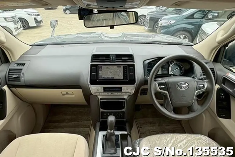 Toyota Land Cruiser Prado in Gray for Sale Image 10