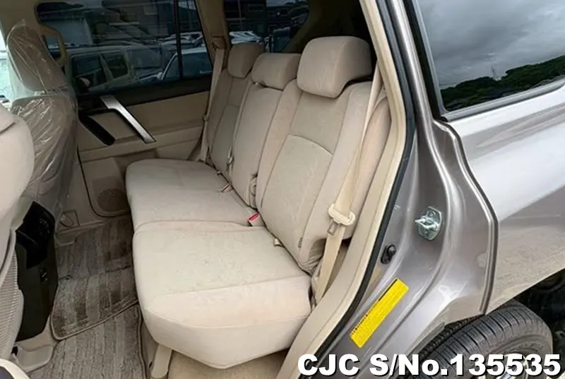 Toyota Land Cruiser Prado in Gray for Sale Image 14