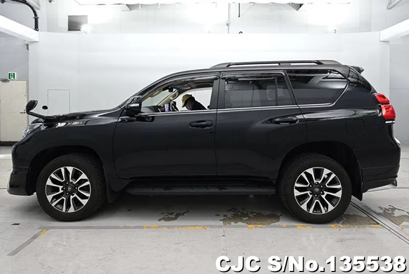 Toyota Land Cruiser Prado in Black for Sale Image 7