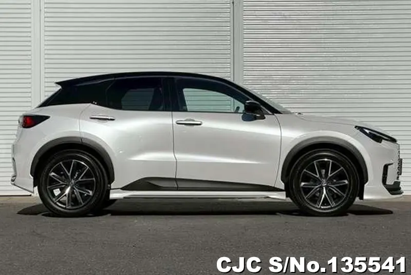 Lexus LBX in White for Sale Image 2