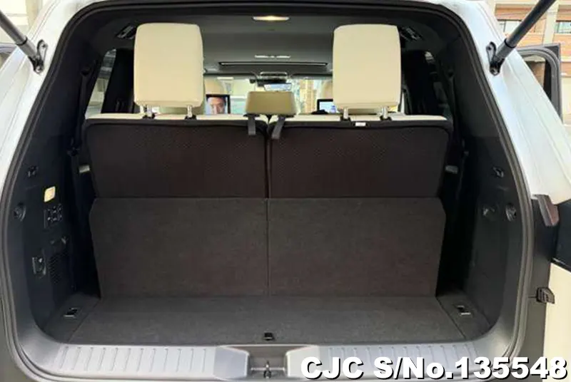 Lexus LX 600 in White for Sale Image 7