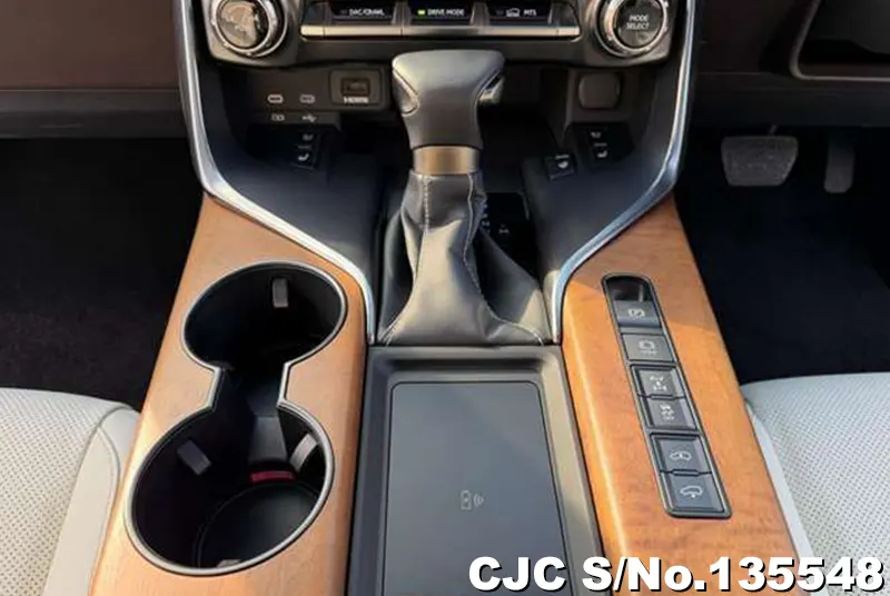 Lexus LX 600 in White for Sale Image 13