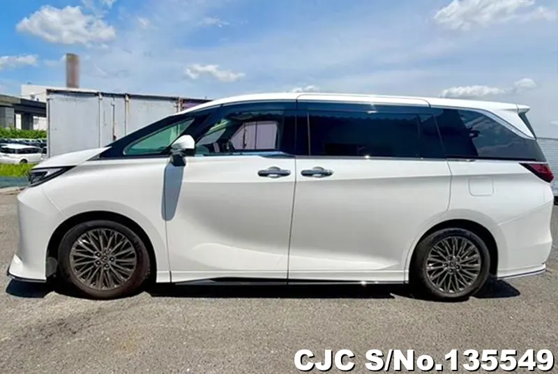 Lexus LM500h in White for Sale Image 7