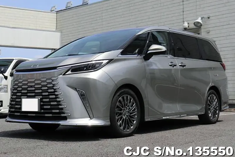 Lexus LM500h in Gray for Sale Image 3