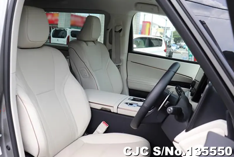 Lexus LM500h in Gray for Sale Image 12