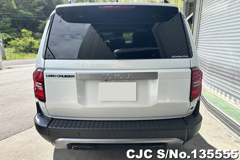 Toyota Land Cruiser 250 in Pearl for Sale Image 5