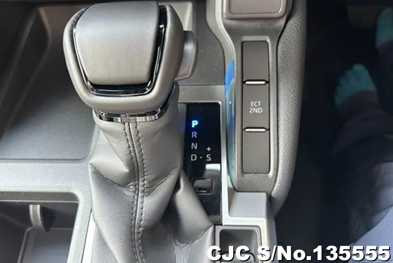 Toyota Land Cruiser 250 in Pearl for Sale Image 19