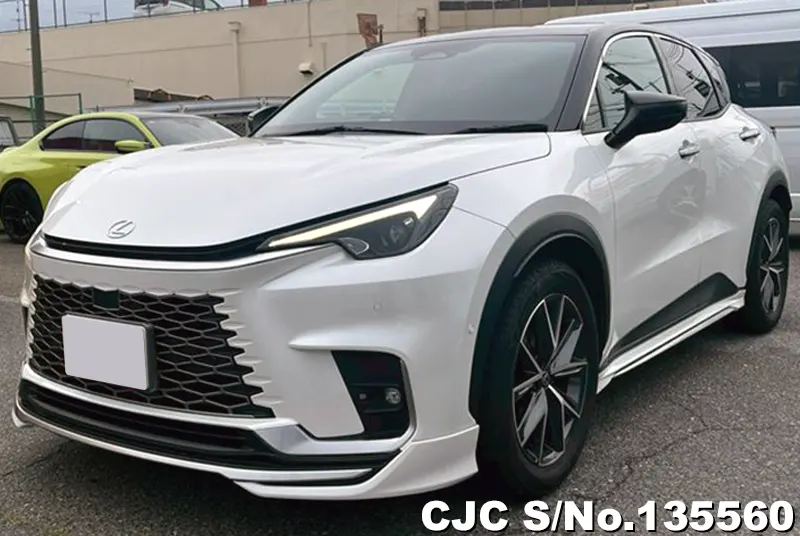 Lexus LBX in White for Sale Image 3