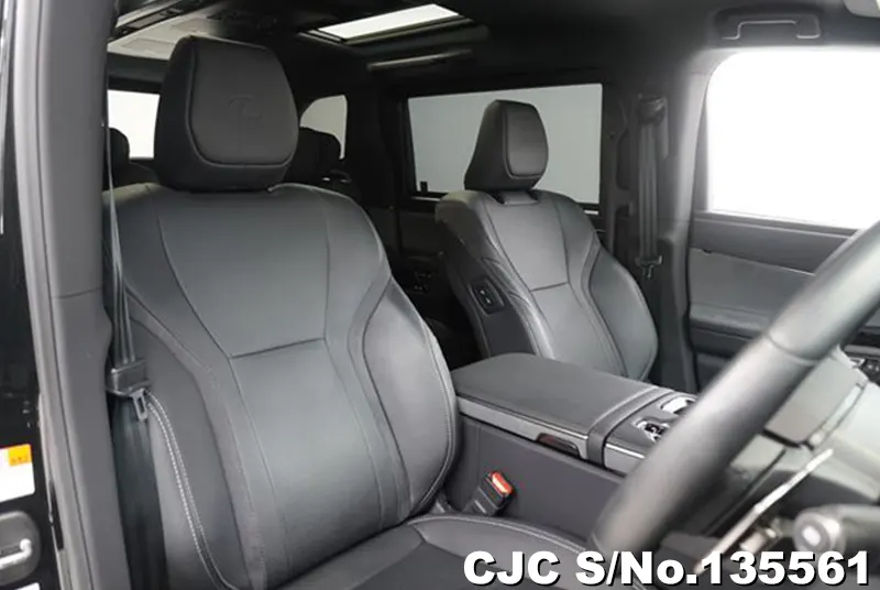 Lexus LM500h in Black for Sale Image 9