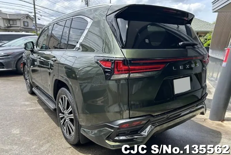 Lexus LX 600 in Green for Sale Image 1
