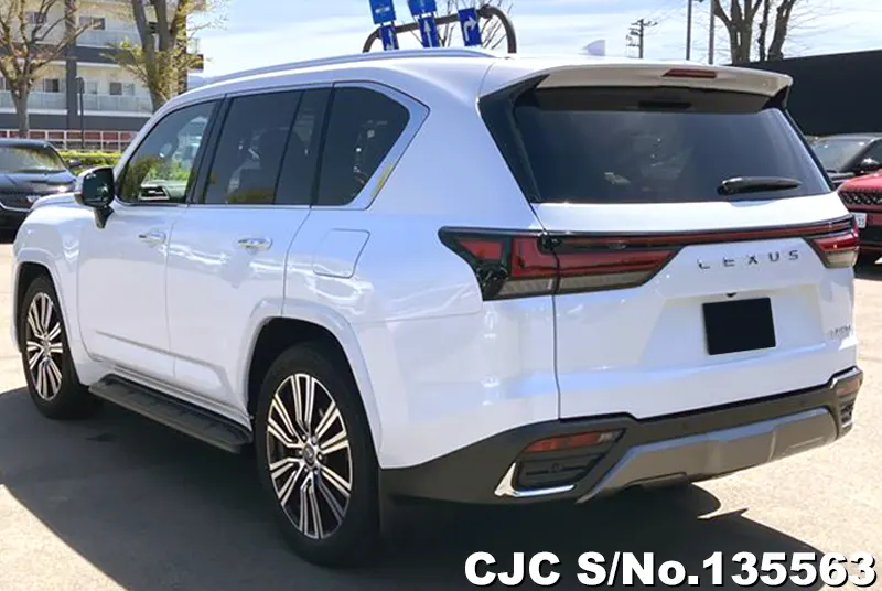 Lexus LX 600 in Pearl for Sale Image 1