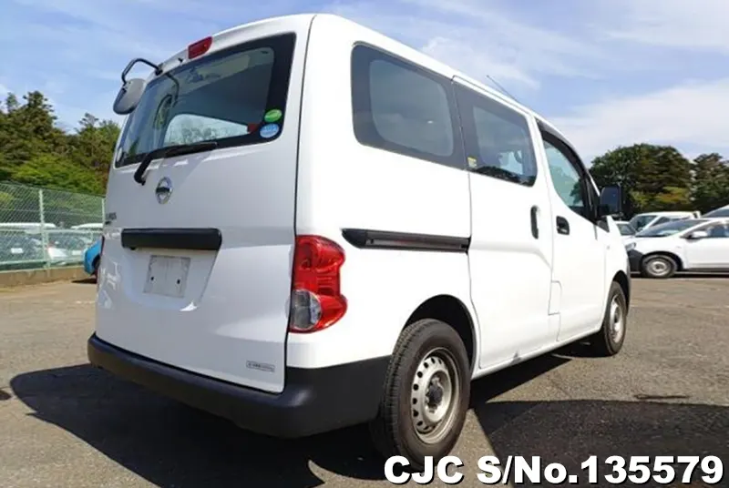 Nissan NV200 in White for Sale Image 2