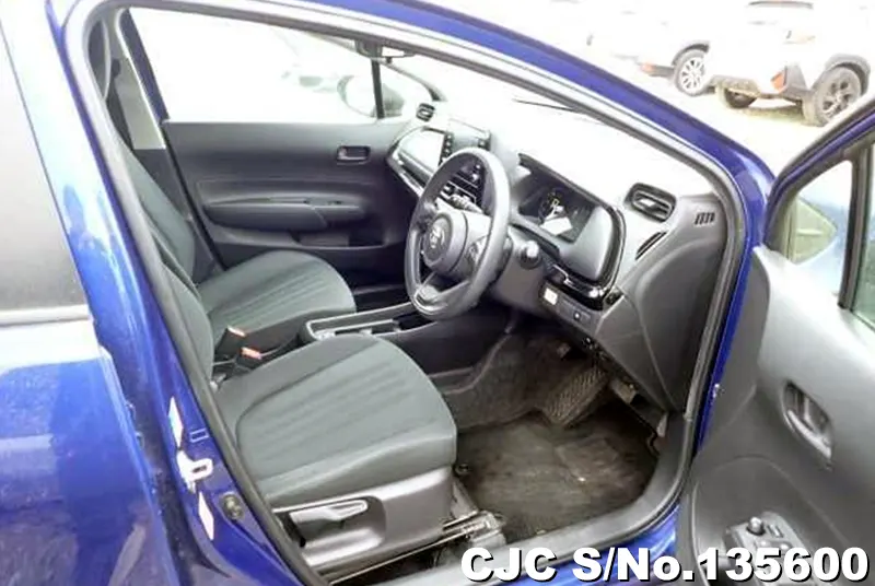 Toyota Aqua in Blue for Sale Image 4