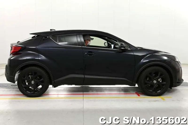 Toyota C-HR in Black for Sale Image 6