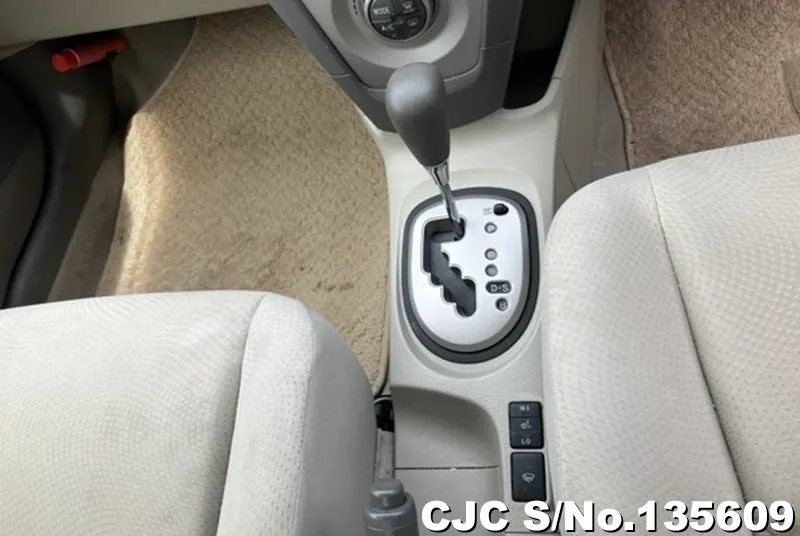 Toyota Belta in White for Sale Image 5