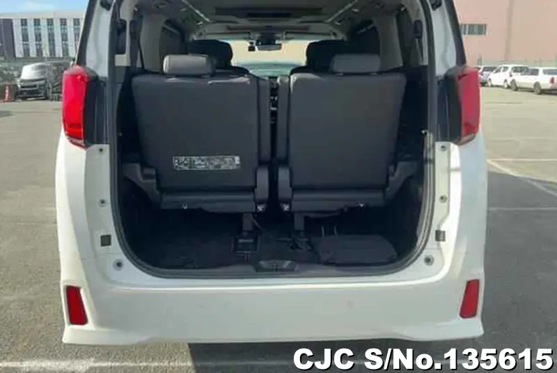 Toyota Alphard in White for Sale Image 4