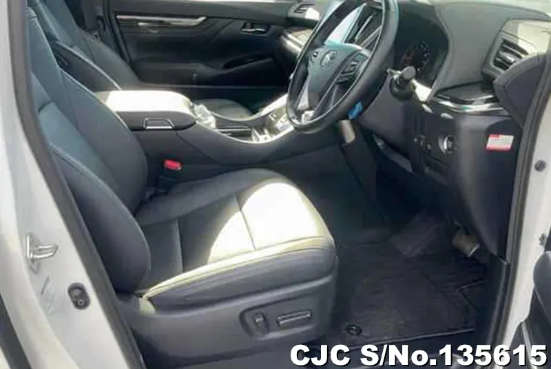 Toyota Alphard in White for Sale Image 6