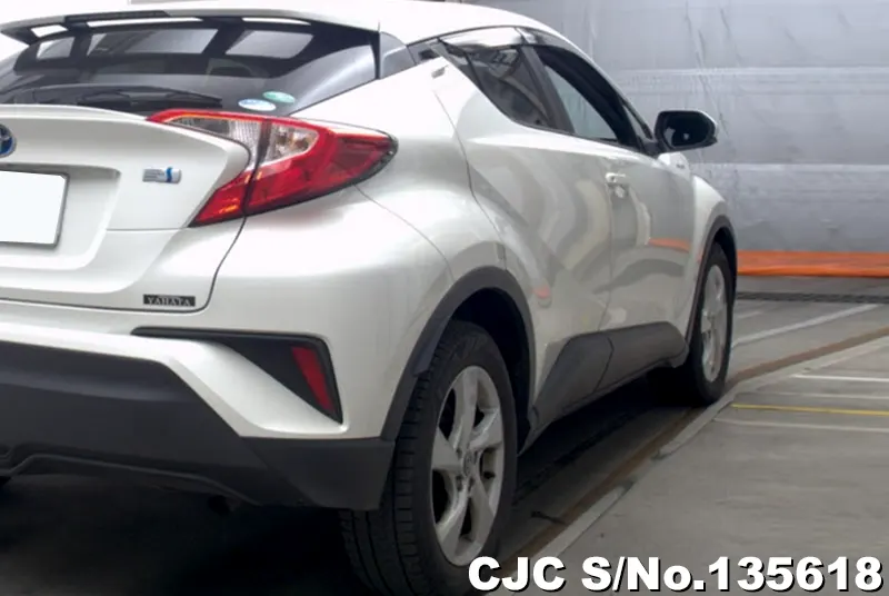 Toyota C-HR in White for Sale Image 2