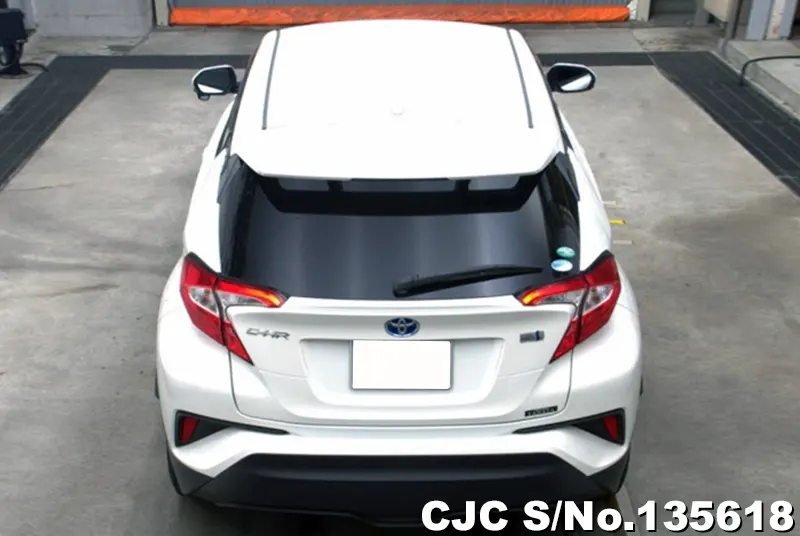 Toyota C-HR in White for Sale Image 5