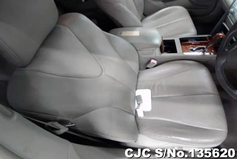 Toyota Camry in White for Sale Image 9