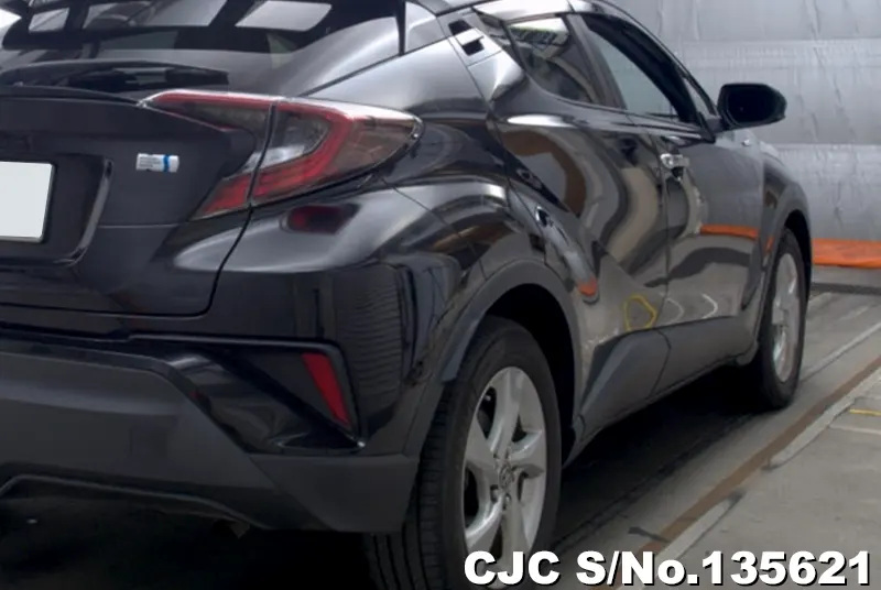 Toyota C-HR in Black for Sale Image 2
