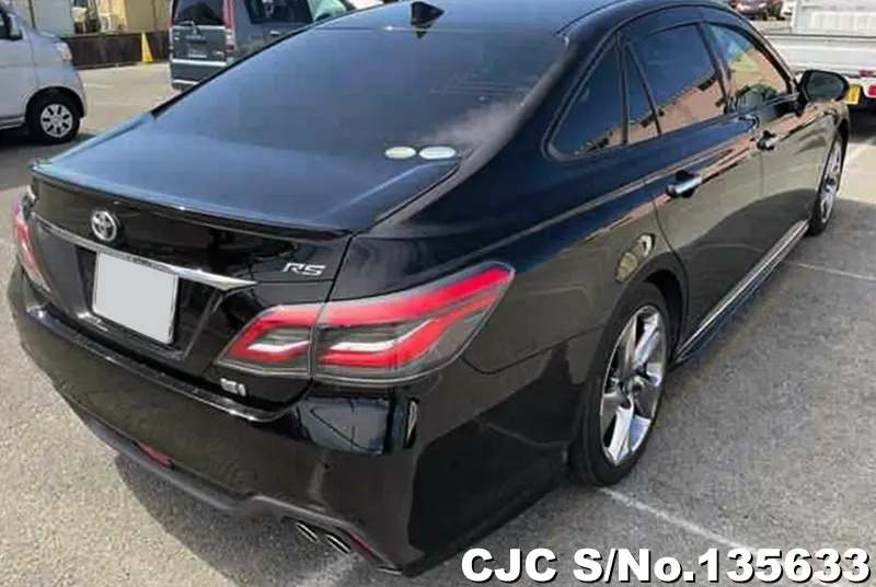 Toyota Crown in Black for Sale Image 2