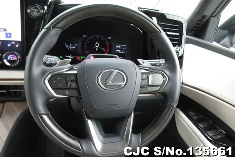 Lexus LM500h in Pearl for Sale Image 15