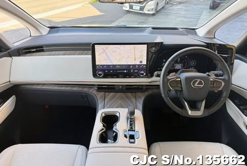 Lexus LM500h in Gray for Sale Image 1