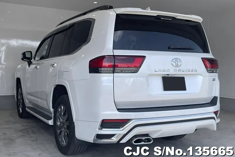 Toyota Land Cruiser in Pearl for Sale Image 1
