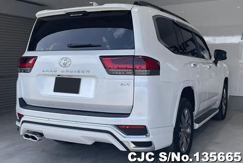 Toyota Land Cruiser in Pearl for Sale Image 2