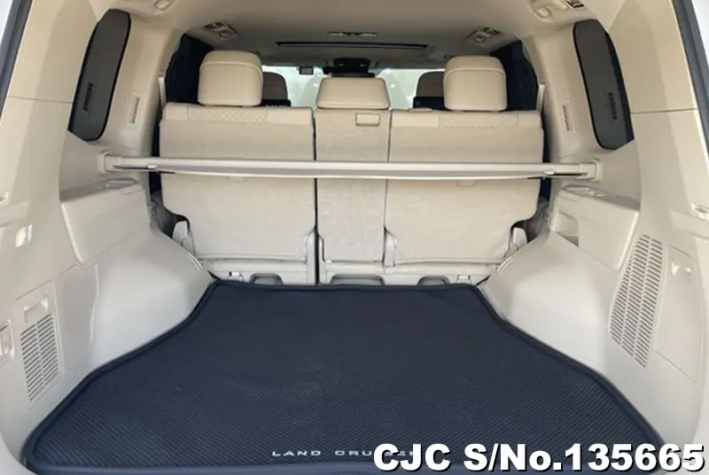 Toyota Land Cruiser in Pearl for Sale Image 8