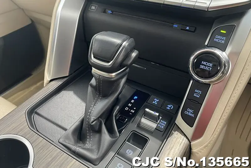 Toyota Land Cruiser in Pearl for Sale Image 18
