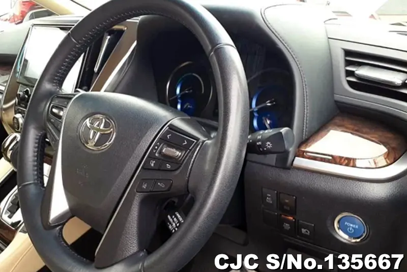 Toyota Alphard in White for Sale Image 8