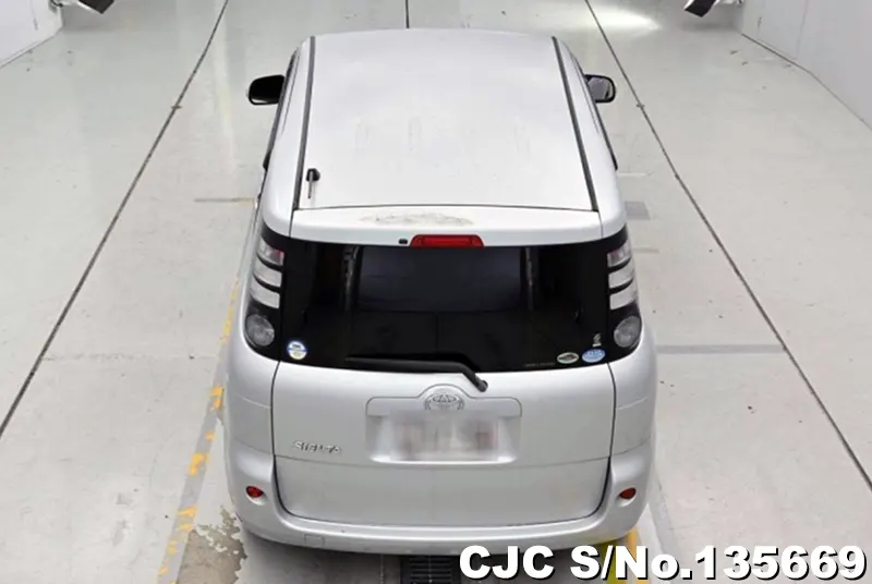 Toyota Sienta in Silver for Sale Image 5