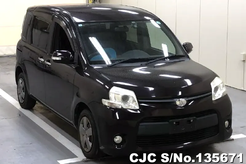 Toyota / Sienta 2011