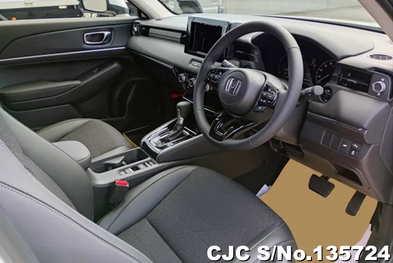 Honda Vezel in White for Sale Image 8