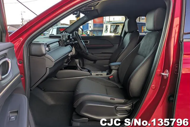 Honda Vezel in Red for Sale Image 10