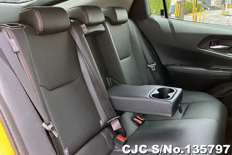 Toyota Prius in Yellow for Sale Image 6