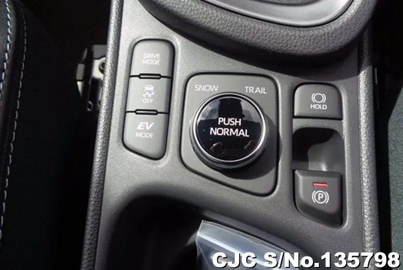 Toyota Yaris Cross in White for Sale Image 7