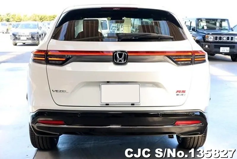 Honda Vezel in White for Sale Image 5
