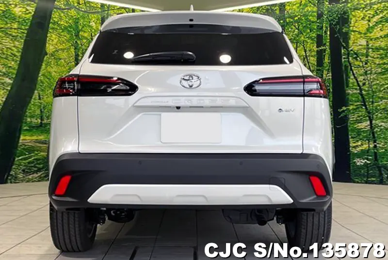 Toyota Corolla Cross in Pearl for Sale Image 5