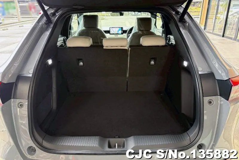 Honda Vezel in Gray for Sale Image 2