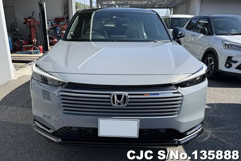 Honda Vezel in Gray for Sale Image 2