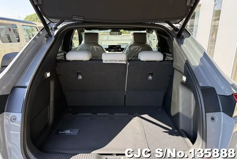 Honda Vezel in Gray for Sale Image 4