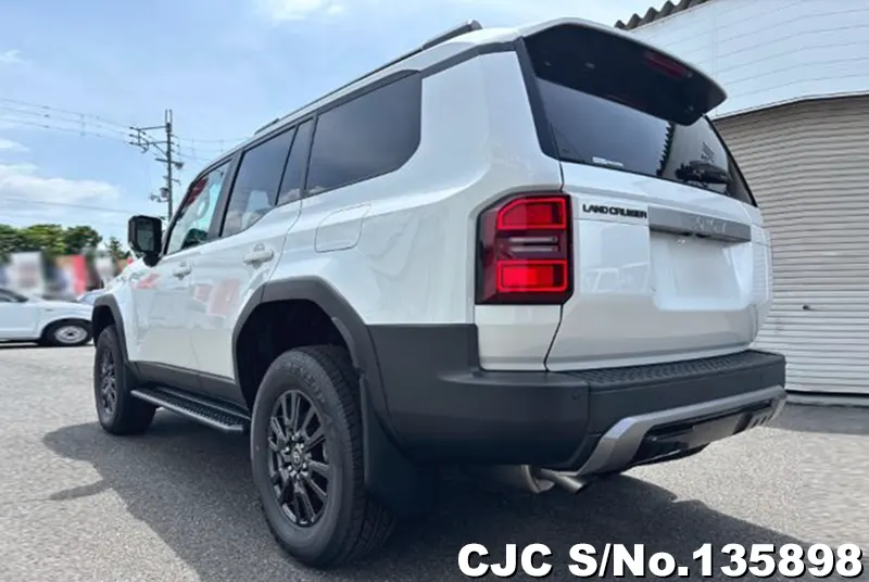 Toyota Land Cruiser 250 in Pearl for Sale Image 1