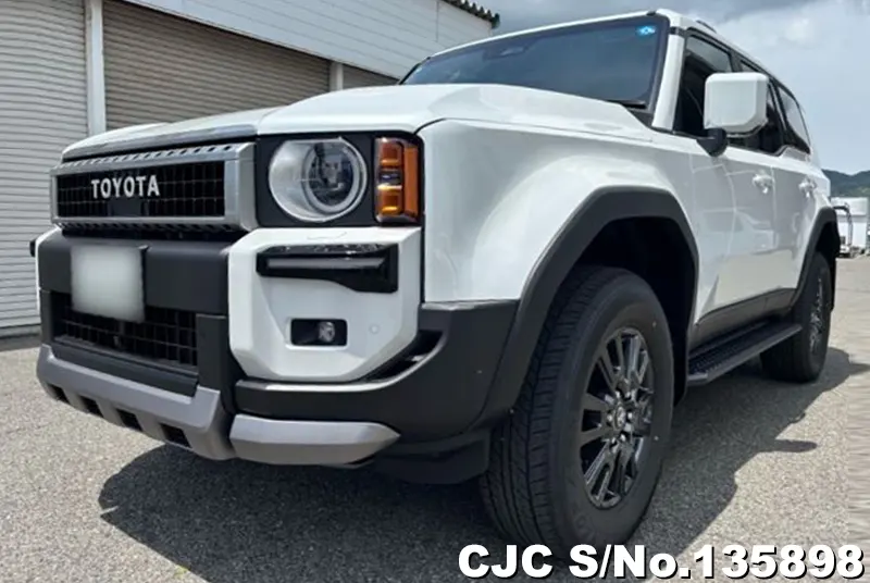 Toyota Land Cruiser 250 in Pearl for Sale Image 3