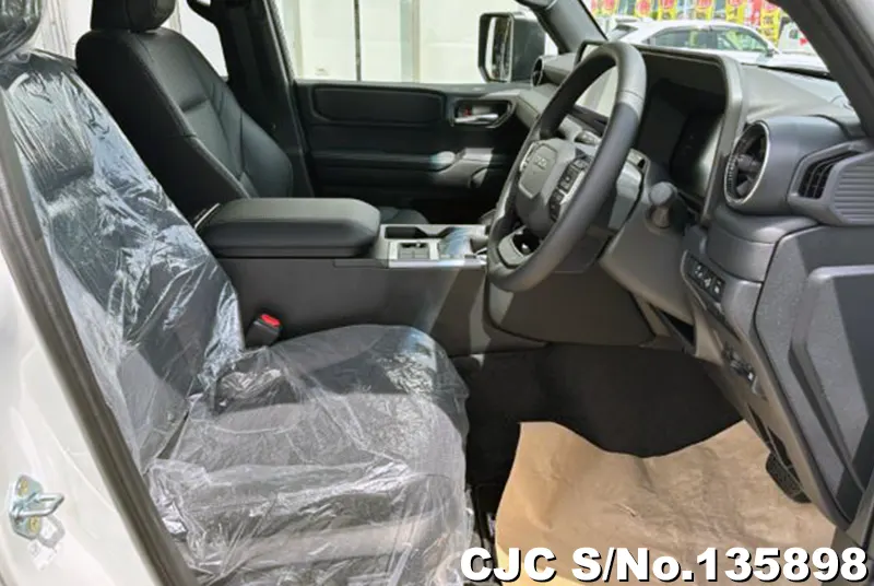 Toyota Land Cruiser 250 in Pearl for Sale Image 7