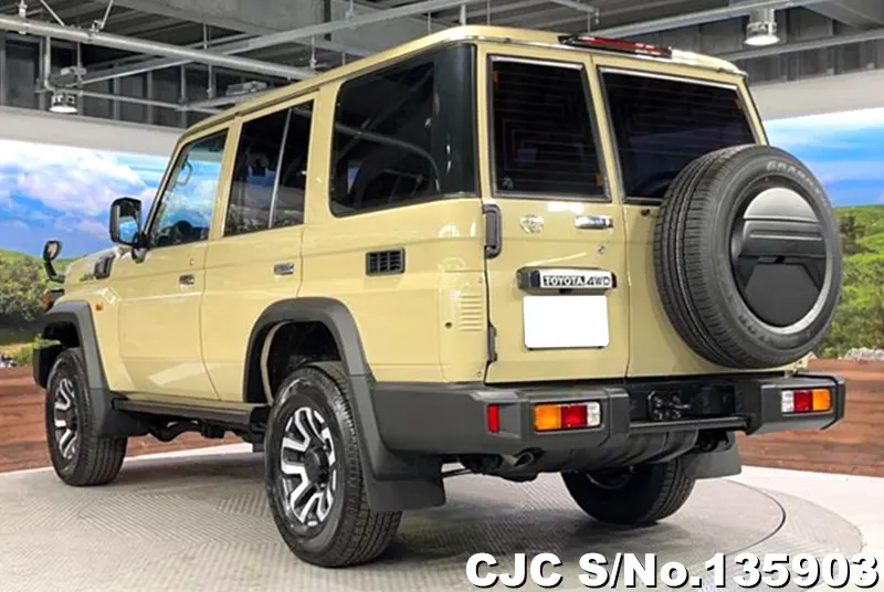 Toyota Land Cruiser in Gold for Sale Image 1